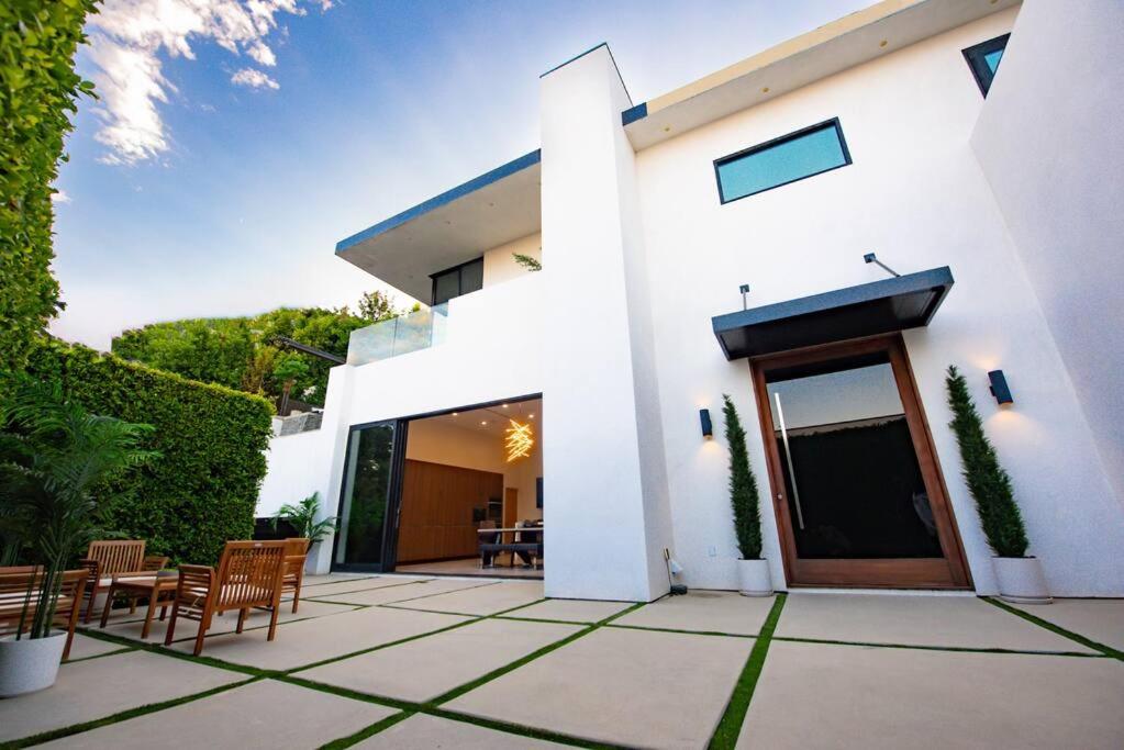 Hollywood Hills Luxury Retreat